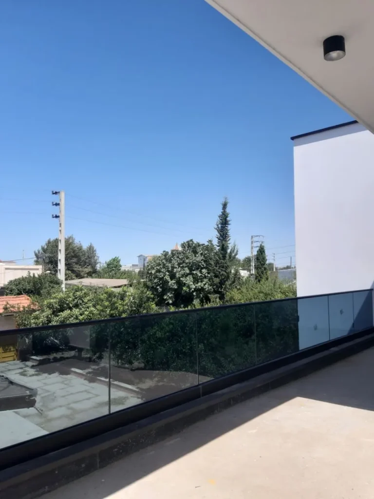 شیشه یوچنل انتخابی مدرن