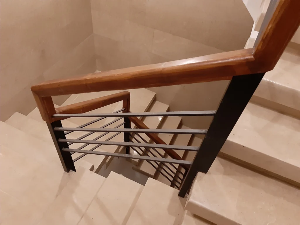 نرده آهنی هندریل چوب