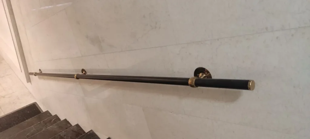 نرده استاتیک مشکی