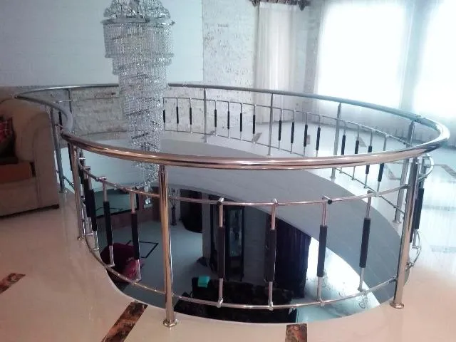 نرده ترکیبی چوب و استیل