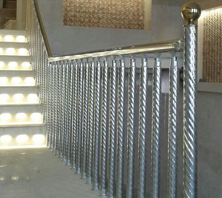 نرده استیل طرح‌دار